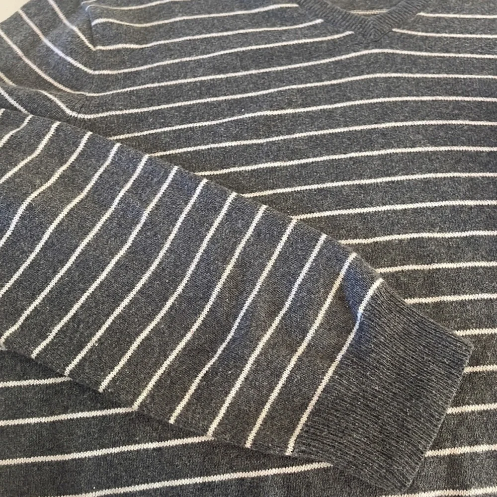 J. Crew Cashmere Blend V-Neck Stripe Sweater Like New! Size Medium